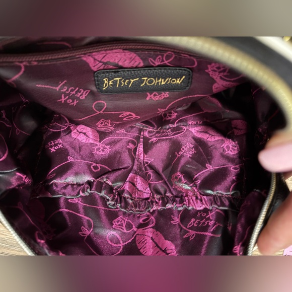 Betsey Johnson White and Black Quilted Satchel - Picture 6 of 7